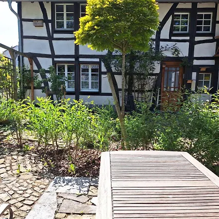 Altes Backhaus بيت للعطل